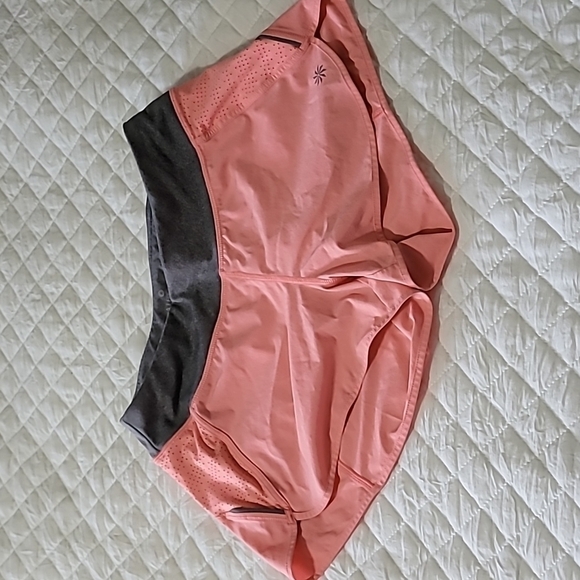 Athleta Women's Workout Shorts Pink Size Small - Picture 1 of 8